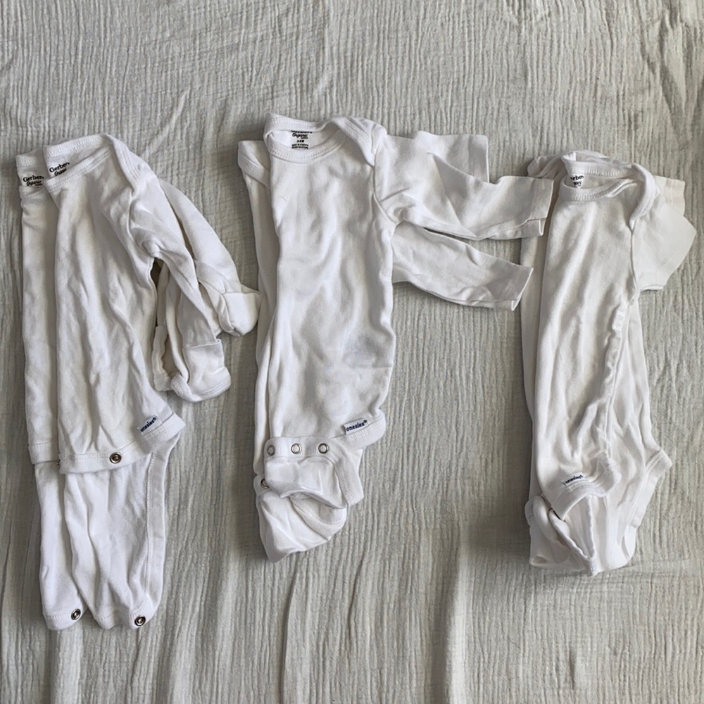 Six Gerber organic cotton white onesies